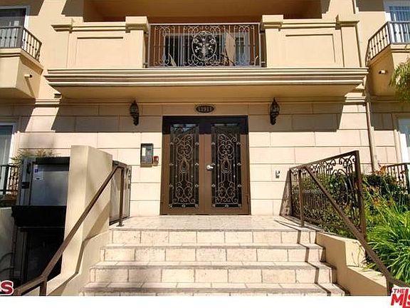 2nd image of 11911 Mayfield Ave #507