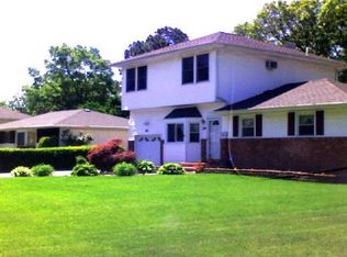 24 Gehrig St, Commack, NY 11725