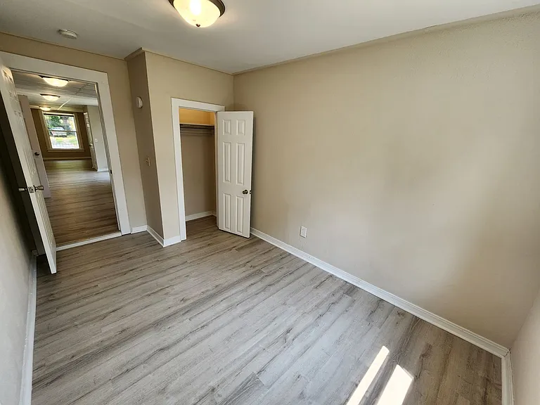 1342 N Broadway Ave #1 — Photo 13