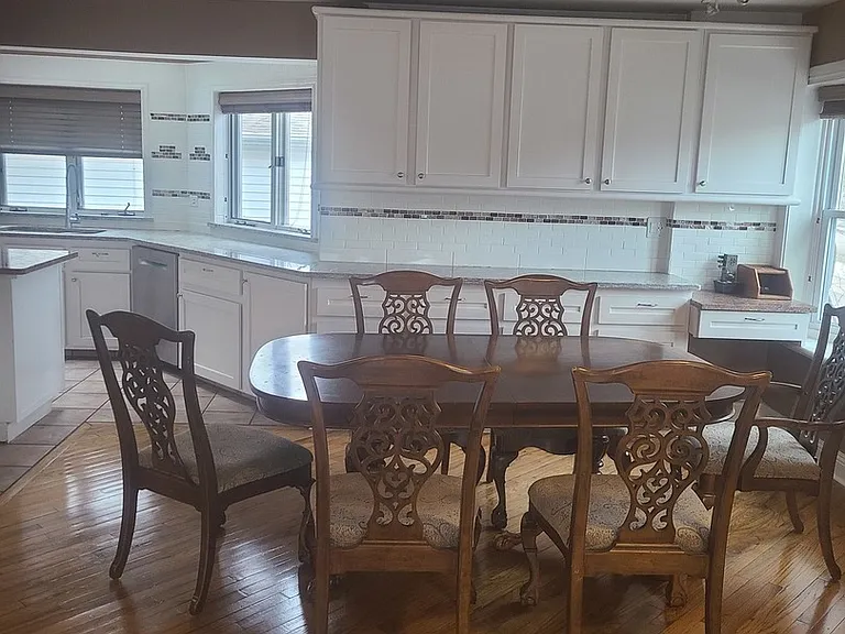 630 Whitney Ave — Photo 9