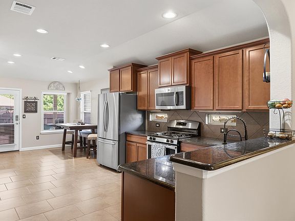 4th image of 601 Allenscreek Way