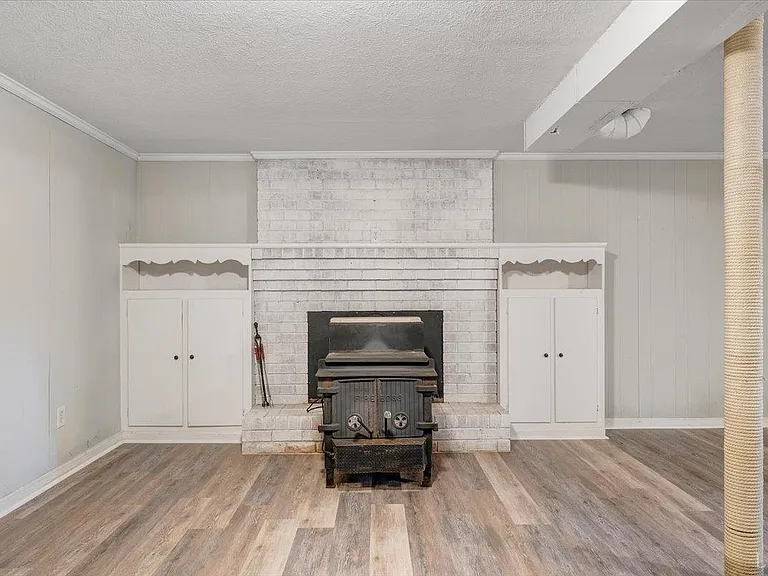 405 Oakland Cir — Photo 24