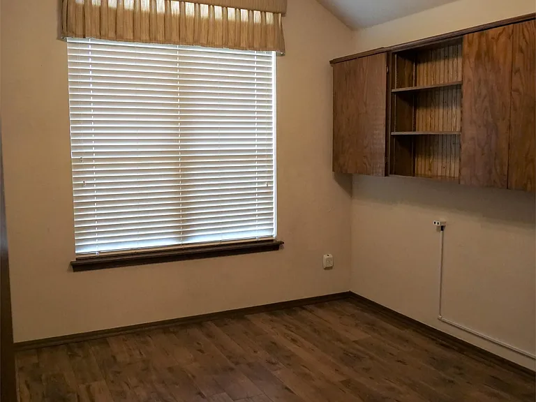 9601 Crooked Creek Ln — Photo 10