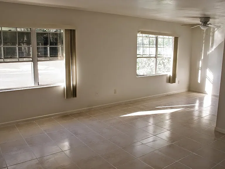 926 E Fort King St — Photo 3
