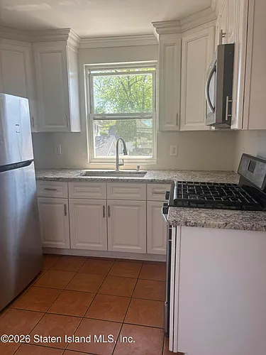 1294 Forest Ave Photo 1