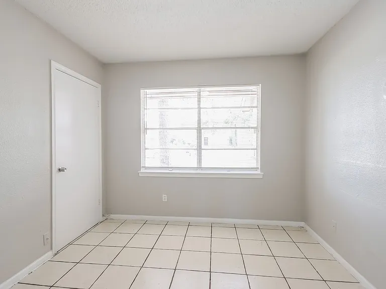11235 Lemond Dr — Photo 2