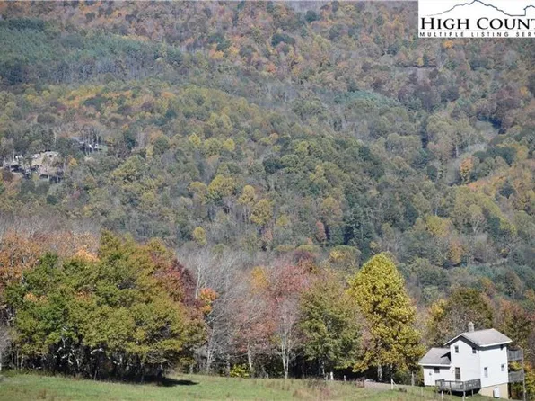 2245 Little Windfall Rd, Lansing, NC 28643