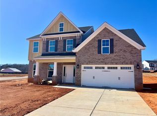 2722 Clear Lake Ct, Winston Salem, NC 27106