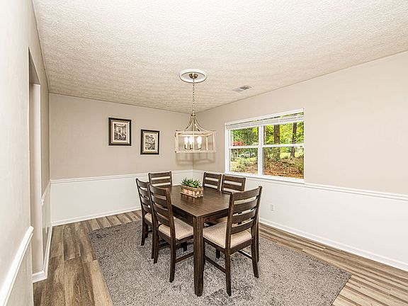 5th image of 180 Crabtree Dr W