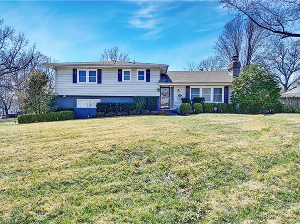 4900 Howe Dr, Roeland Park, KS 66205