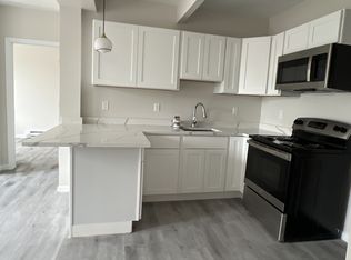 27 main st - 8, New Britain, CT 06051