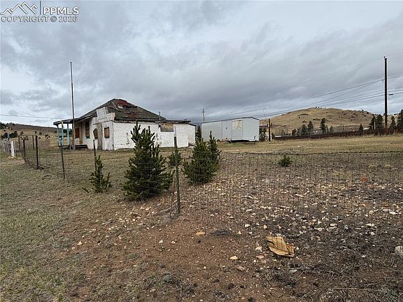 3rd image of 239 W Bennett Ave