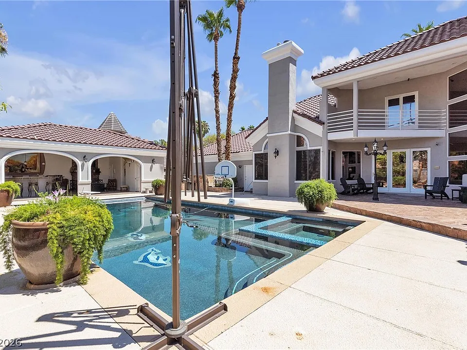 3341 Camino Gardens Way