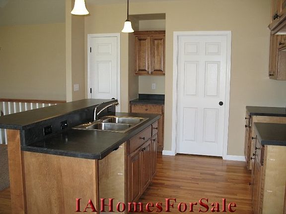 Kitchen: Choose counters