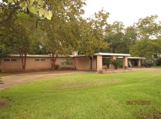 1126 E Cedar St, Angleton, TX 77515