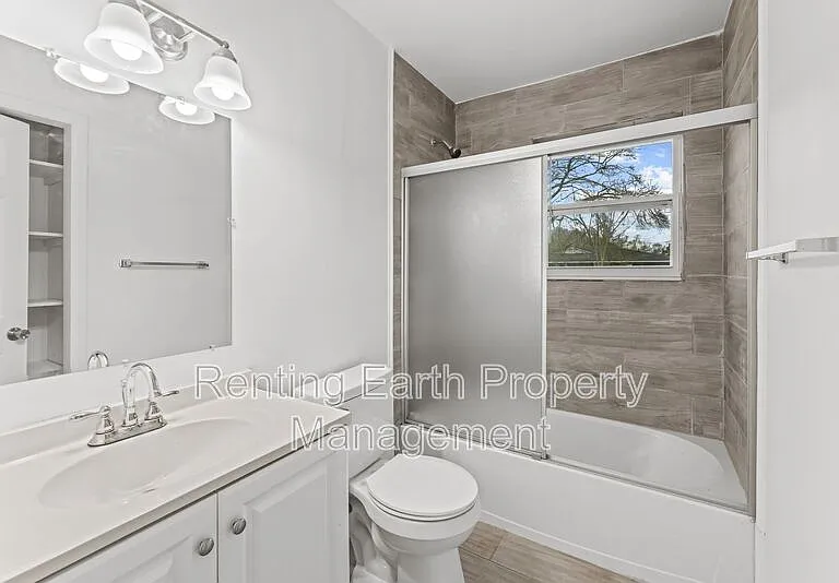 2129 13th St N — Photo 17