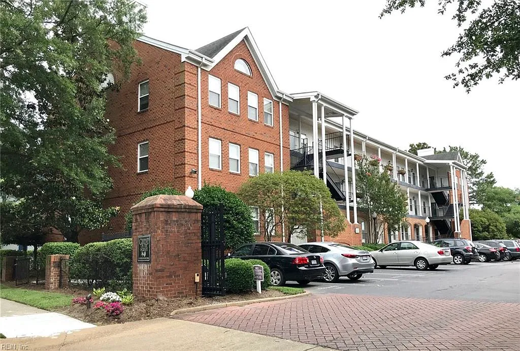 Building Photo - 107 Westover Ave #205