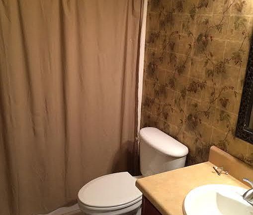 3rd image of 3914 Henricks Hill Dr