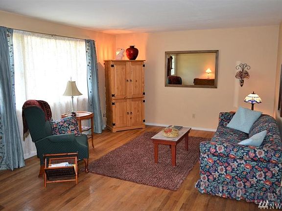 3rd image of 1368 Tedford St SE
