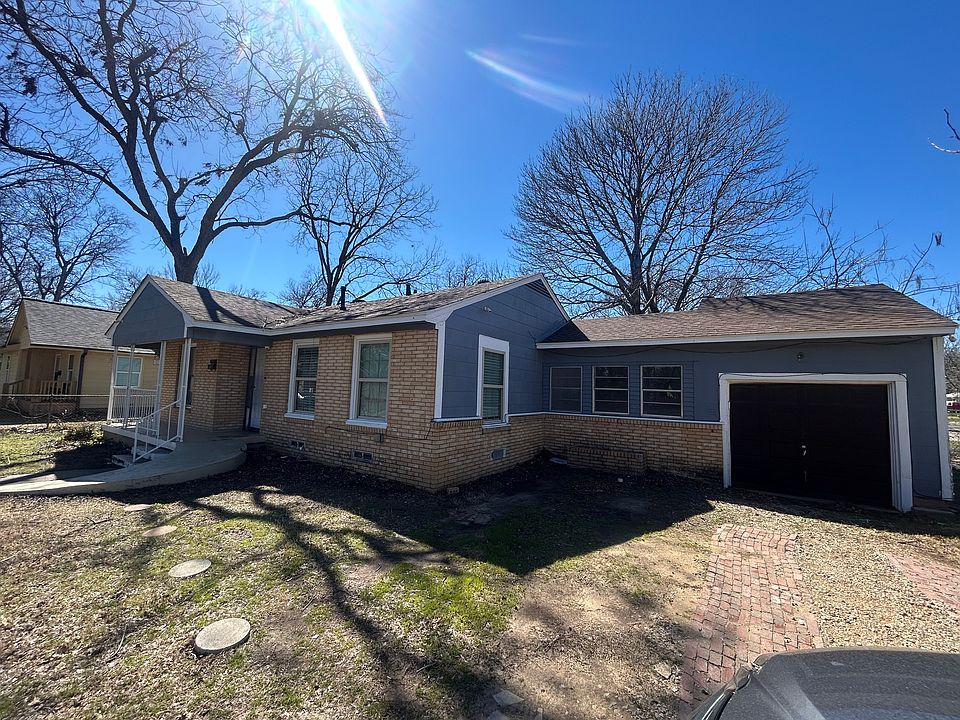 1st image of 127 Saint Clair Dr E