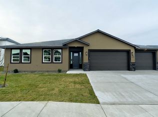1103 N Grant Pl, Kennewick, WA
