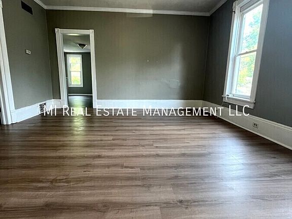 5th image of 342 Marion Ave NW #2