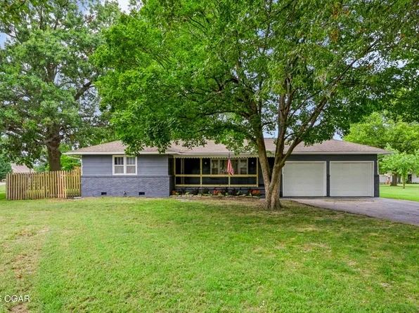 611 S 2nd St, Jasper, MO 64755