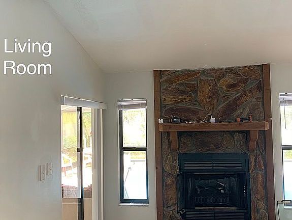 4th image of 920 Valentina Dr
