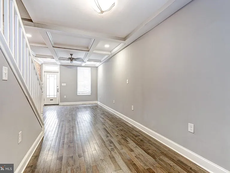 822 S Highland Ave — Photo 7