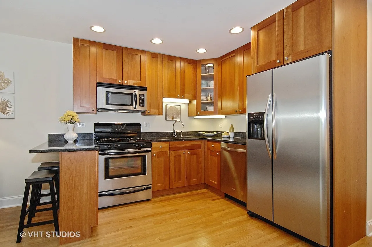 2 bed, $4,000 — Photo 4