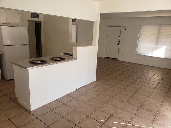5th image of 522 S Farmer Ave
