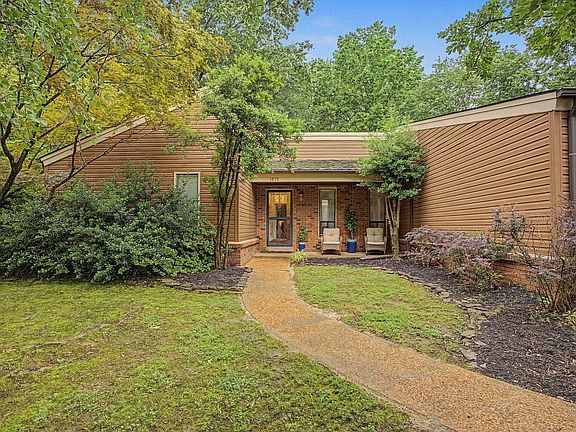 3rd image of 1835 Brierbrook Rd