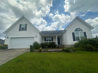 450 Copper Creek Dr, Raeford, NC 28376