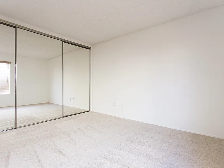 2112 Garnet Avenue — Photo 11