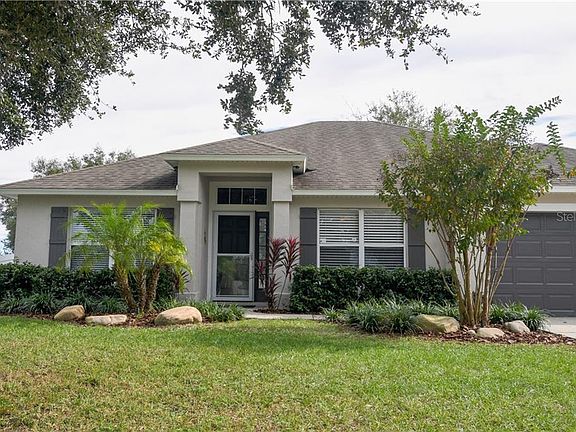 2nd image of 1145 Lakeview Oaks Dr