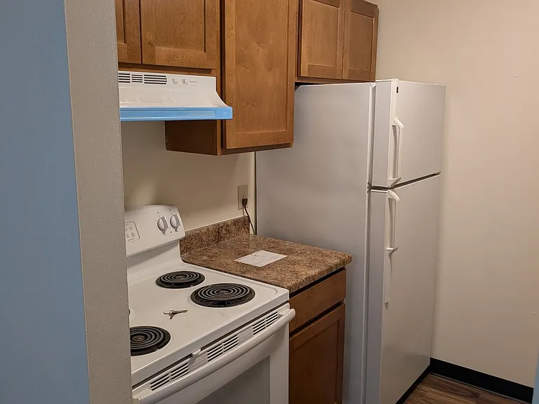Chateau Apartments — Photo 12