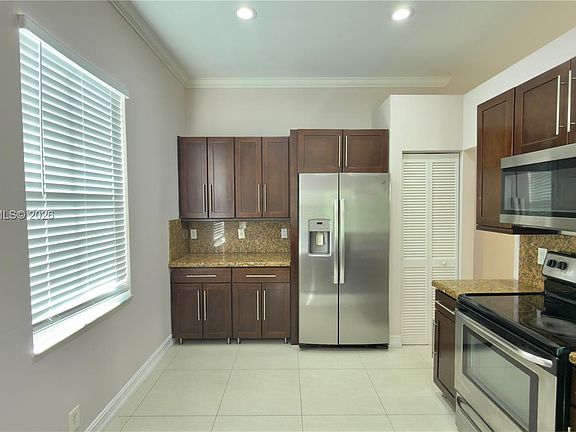 2nd image of 1792 Aspen Ln