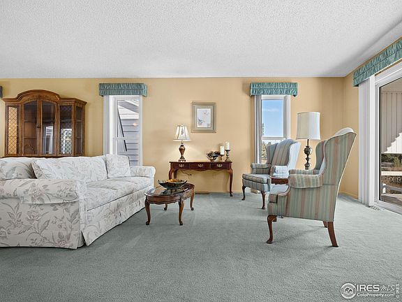 5th image of 43 Scott Dr S