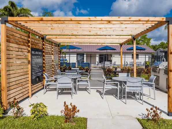 Faris Residences Largo, 13500 Rodgers Ave #89b171b9e, Largo, FL 33771