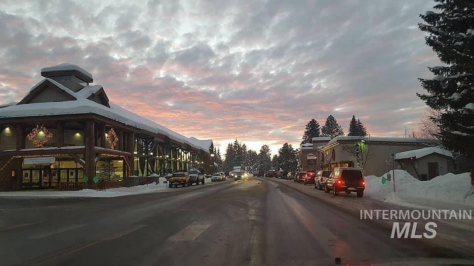 616 N 3rd St McCall ID Zillow