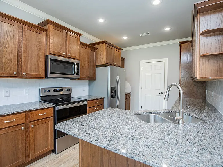 214 Alder St — Photo 6