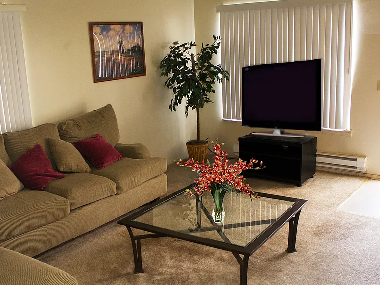 Campus Pointe Apartments — Photo 33