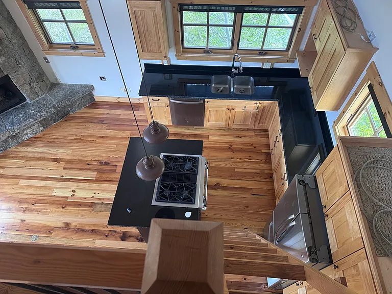 389 Revett Dr — Photo 12