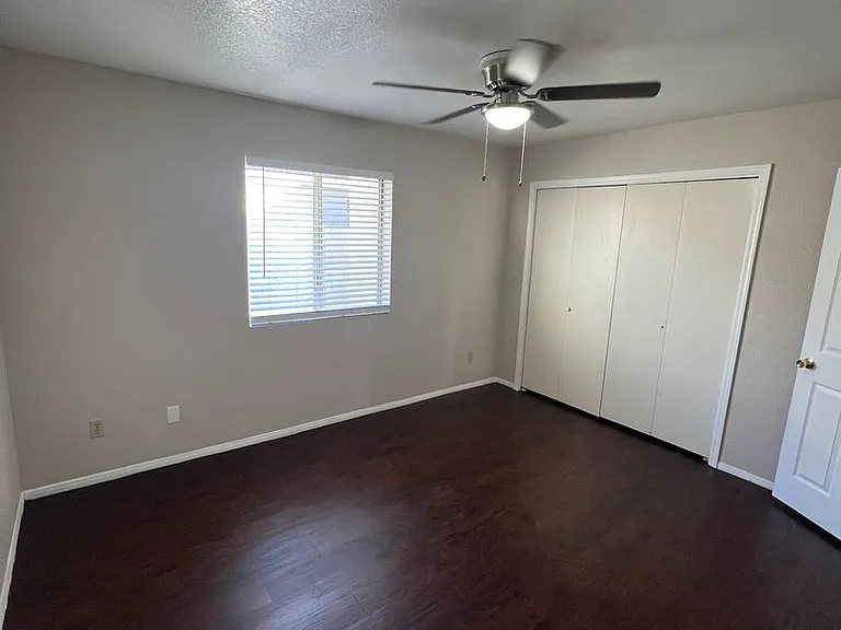 Lindsay Villas Townhomes — Photo 10