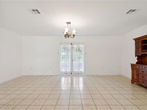 5th image of 108 Dixie Dr