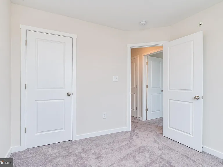 85 Moses Dr — Photo 36
