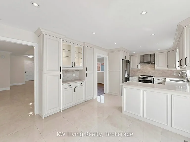 33 Southgate Cres — Photo 11
