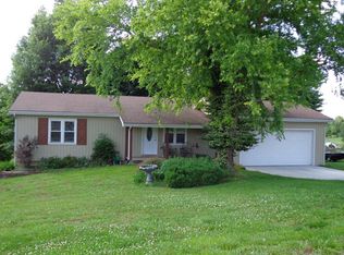 1389 W Crestview Heights Dr, Nixa, MO 65714