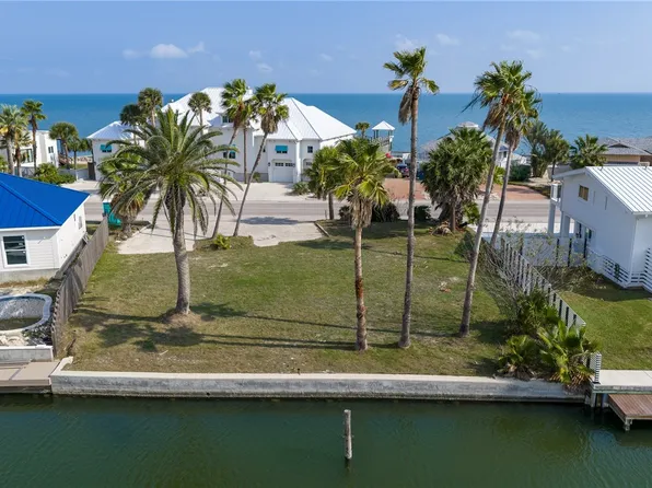 1877 Bay Shore Dr, Rockport, TX 78382