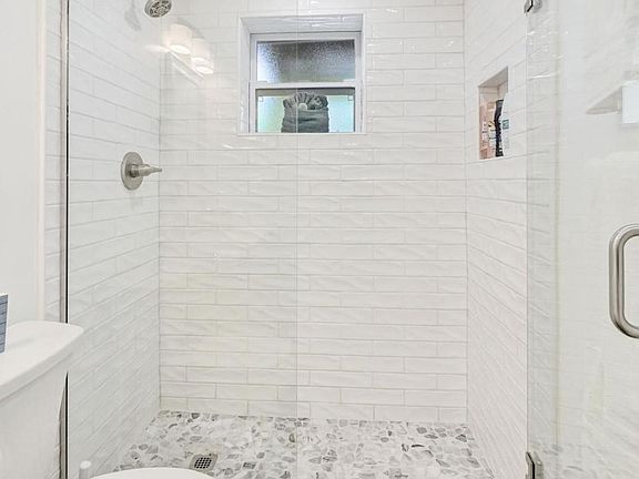 3rd image of 219 Delmar Ave